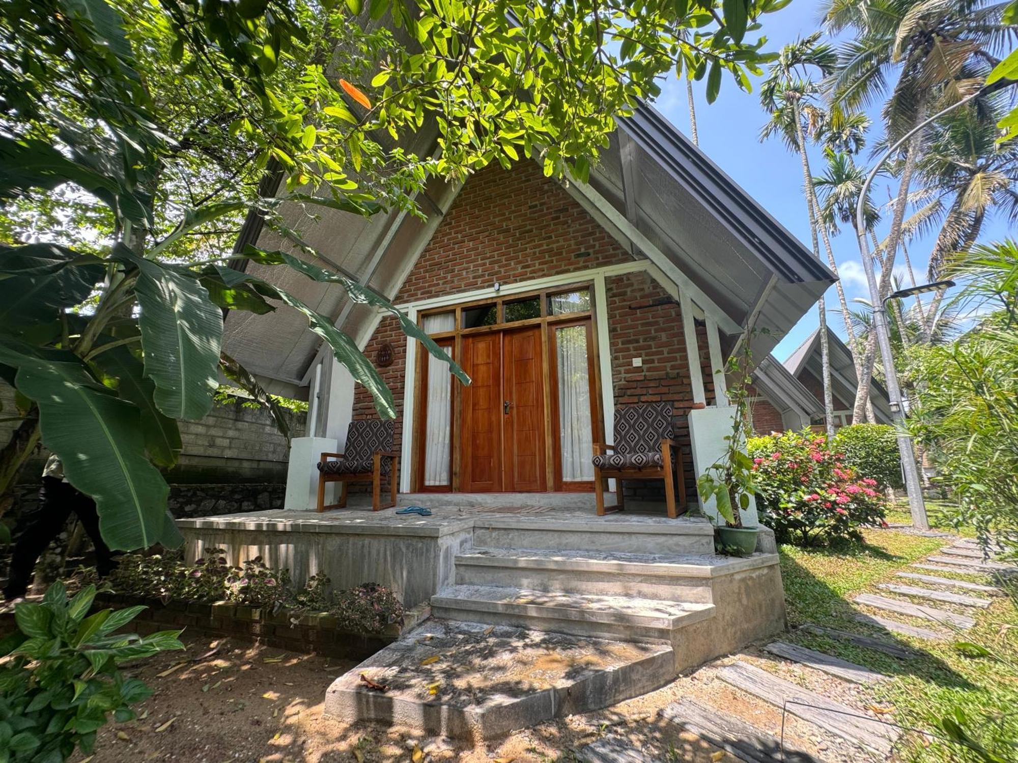Steps Garden Resort نيجومبو المظهر الخارجي الصورة
