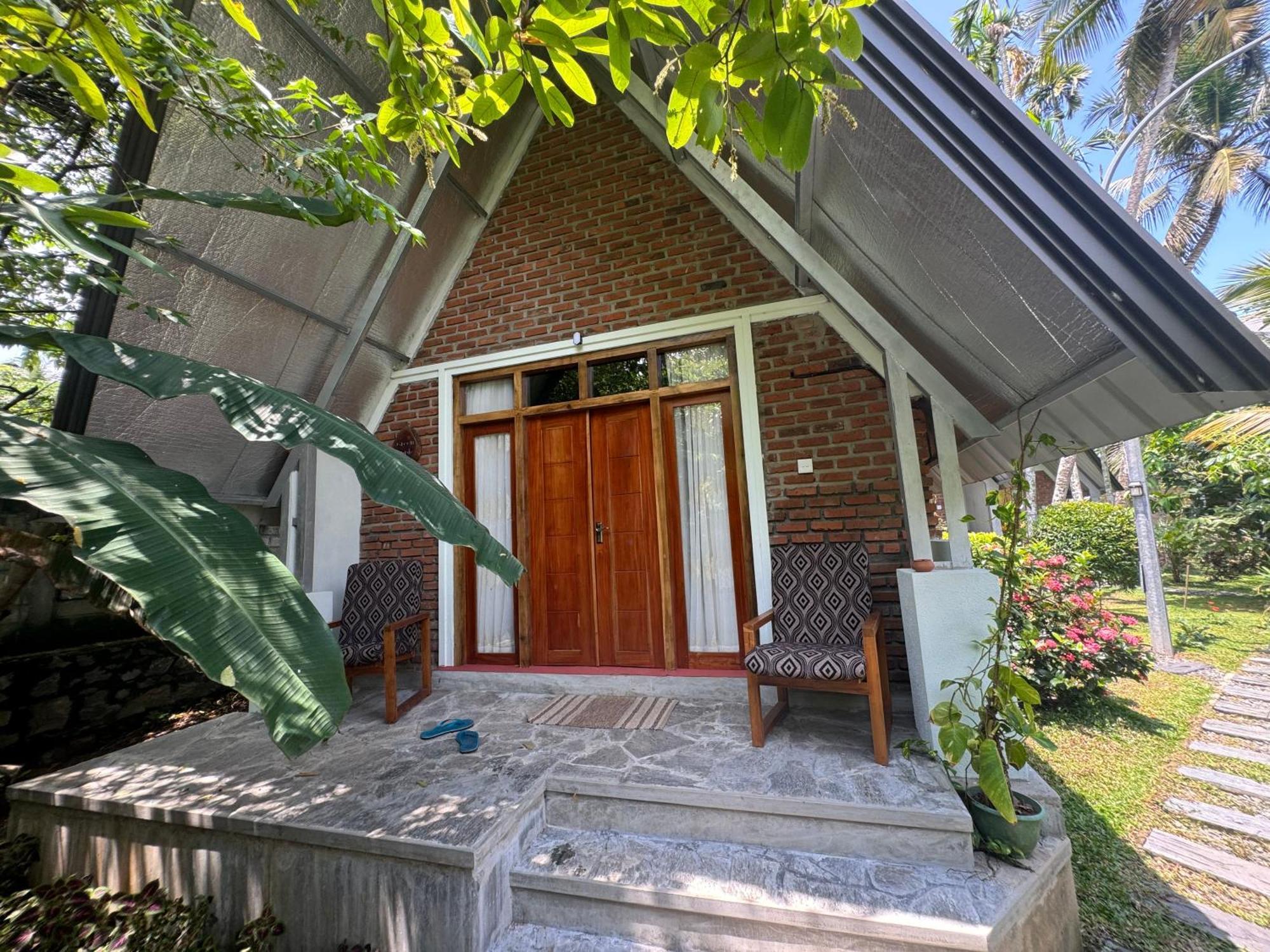 Steps Garden Resort نيجومبو المظهر الخارجي الصورة